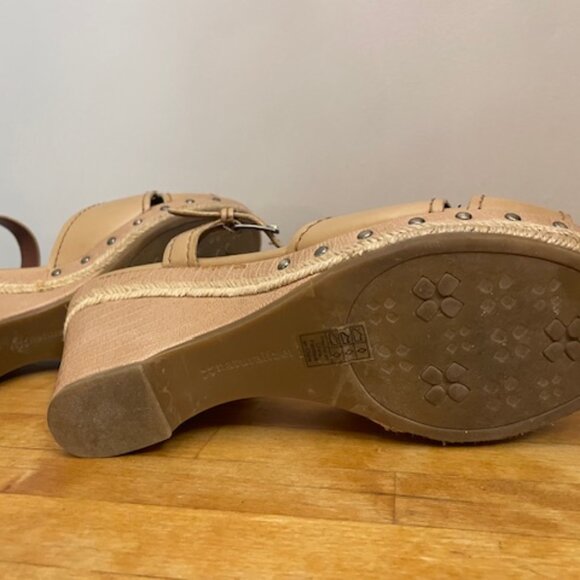 Naturalizer beige wedge sandal size 9 - Picture 7 of 9